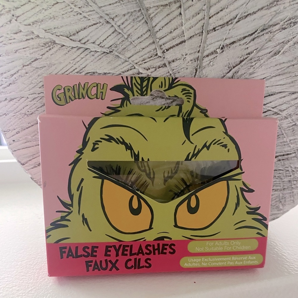 Grinch lashes